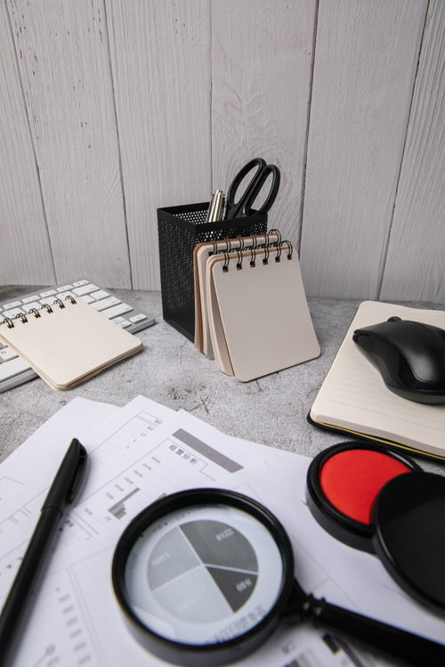 便簽本辦公用品商務(wù)攝影圖 提升專(zhuān)業(yè)形象的視覺(jué)藝術(shù)